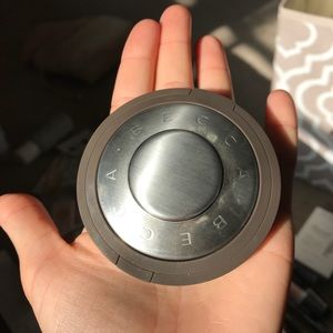 Becca highlighter BNIB